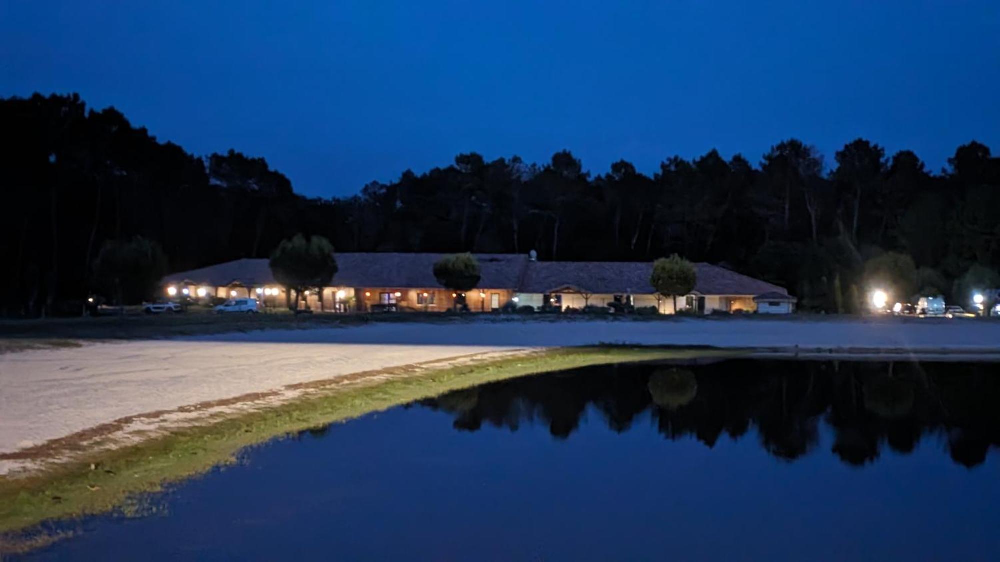 L'Hotel Du Lac กาสเตลจาลูซ์ ภายนอก รูปภาพ
